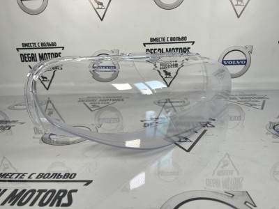 Стекло для правой фары VOLVO S80 II, XC70 II, V70 III \\ SWParts SW31353539-1