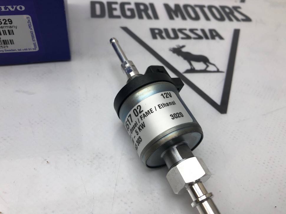 Топливный насос паркового отопителя Volvo S60, S80, V70 II, XC70, XC90 \\ VOLVO Original 31812529
