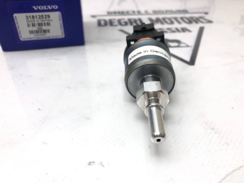 Топливный насос паркового отопителя Volvo S60, S80, V70 II, XC70, XC90 \\ VOLVO Original 31812529