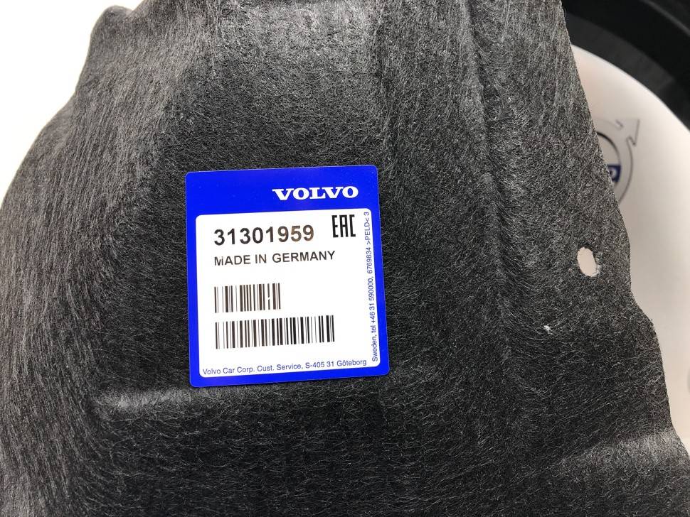 Подкрылок передний правый VOLVO V40 cross country \\ VOLVO Original 31301959
