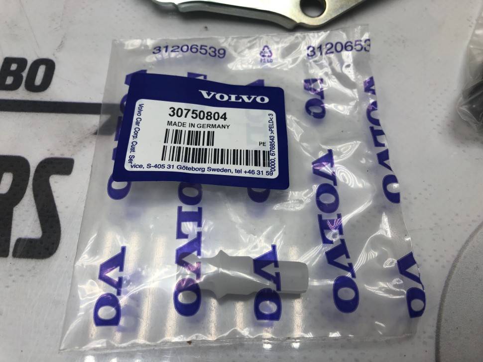 Водяная помпа Вольво S80 II, V70 III, XC60, XC70 II, XC90 \\ B6304Txx, B6324Sxx, 6 цилиндров \\ VOLVO Original 31219000