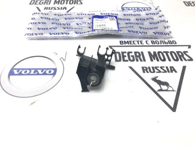 Кронштейн VOLVO S60, S80, XC90, V70XC(01-)/XC70(-07)\\ VOLVO Original 8651051