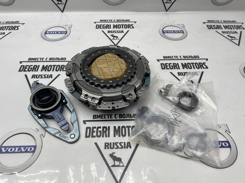 Комплект сцепления Audi A3 \\ 1.8 TFSI \\ Luk 602000100