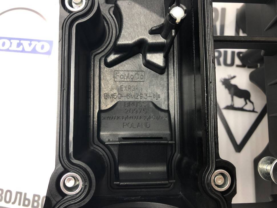 Крышка головки блока цилиндров Вольво S60 II, S80 II, V70 III, V40, C30, V40 Cross Country \\ B4164Txx \\ VOLVO Original 31370433