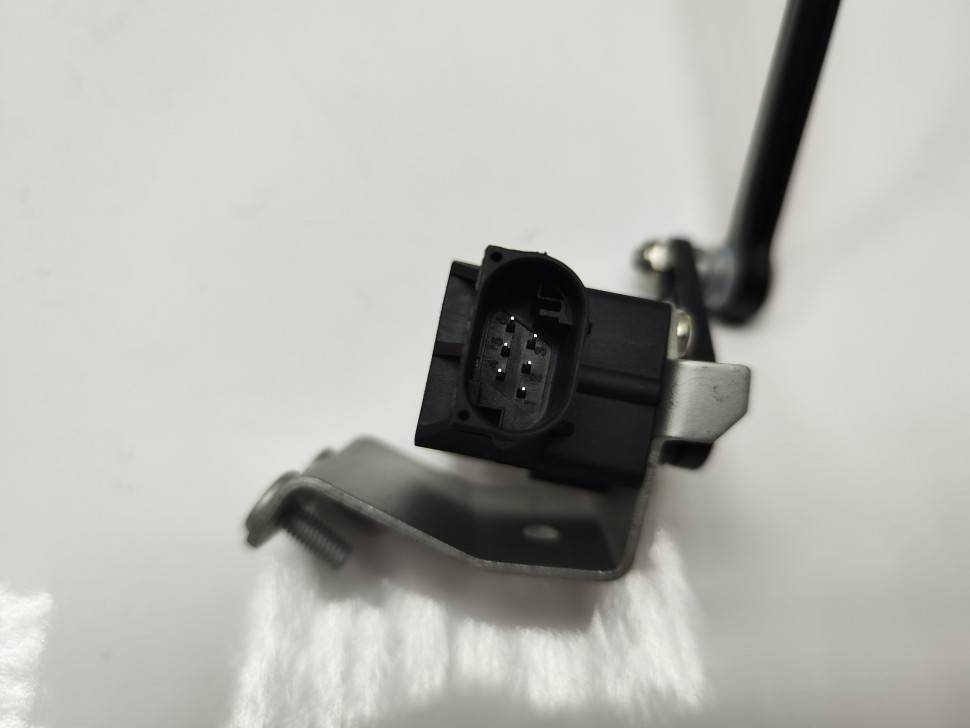 Датчик положения фар передний правый VOLVO S60 II, S80 II, XC70 II, XC60 \\ SW-Parts SW31288272