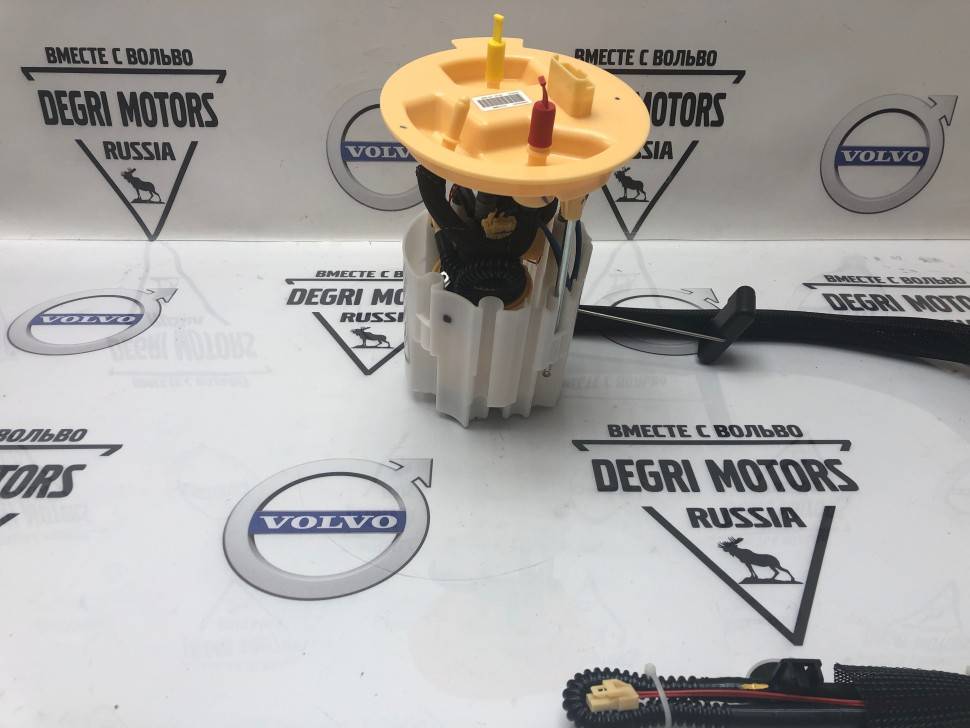 Насос топливный Volvo S60 II, S80 II, XC70 II, XC60 \\ VOLVO Original 31274669