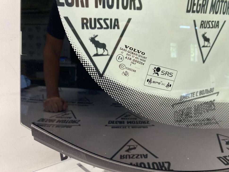 Стекло лобовое с установочным к-том VOLVO S80 II, V70 III, XC70 II \\ VOLVO Original 31298749