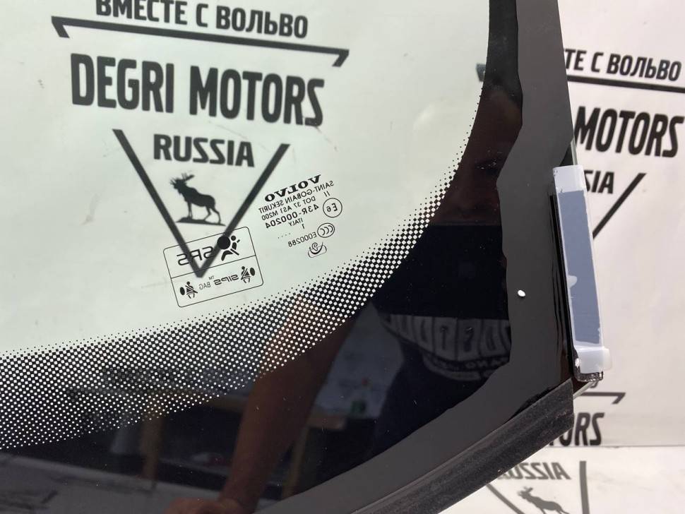 Стекло лобовое с установочным к-том VOLVO S80 II, V70 III, XC70 II \\ VOLVO Original 31298749