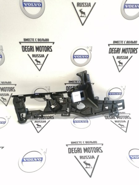 Кронштейн бампера передний правый VOLVO S90, V90 \\ 2017-2022 \\ SWParts SW31383238