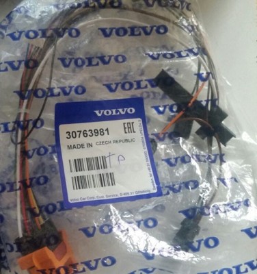 Жгут проводов фары VOLVO S80 II \\ неактивный биксенон \\ VOLVO Original 30763981