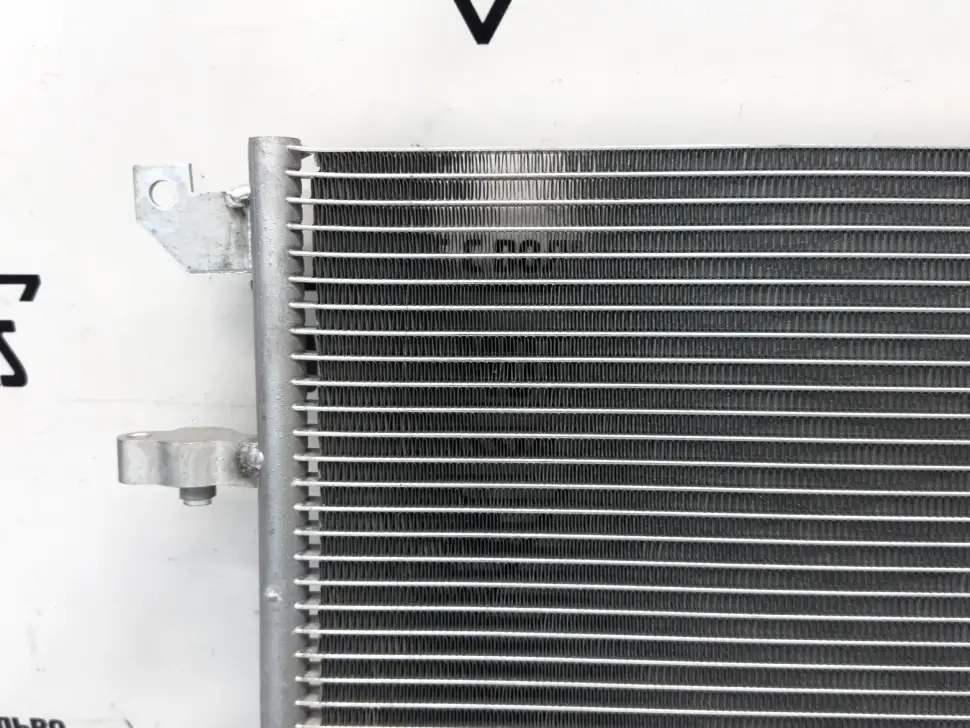 Радиатор кондиционера VOLVO S60, S80, XC70 \\ с 2005 г.в. \\ SW Parts SW31267200