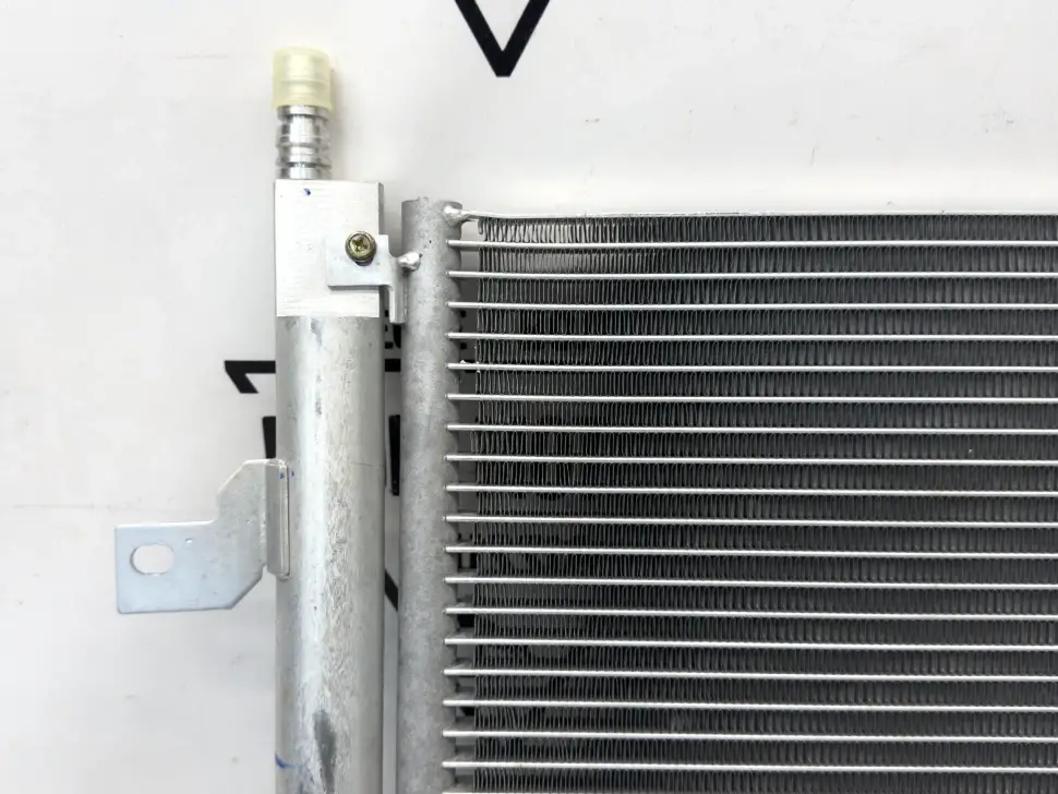 Радиатор кондиционера VOLVO S60, S80, XC70 \\ с 2005 г.в. \\ SW Parts SW31267200