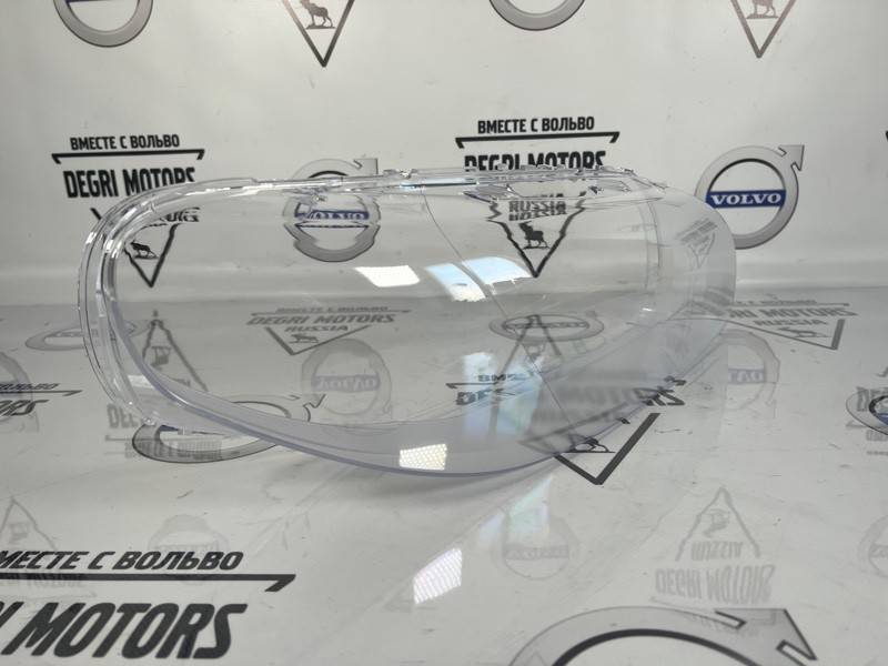 Стекло для правой фары VOLVO S80 II, XC70 II, V70 III \\ SWParts SW31353539-1
