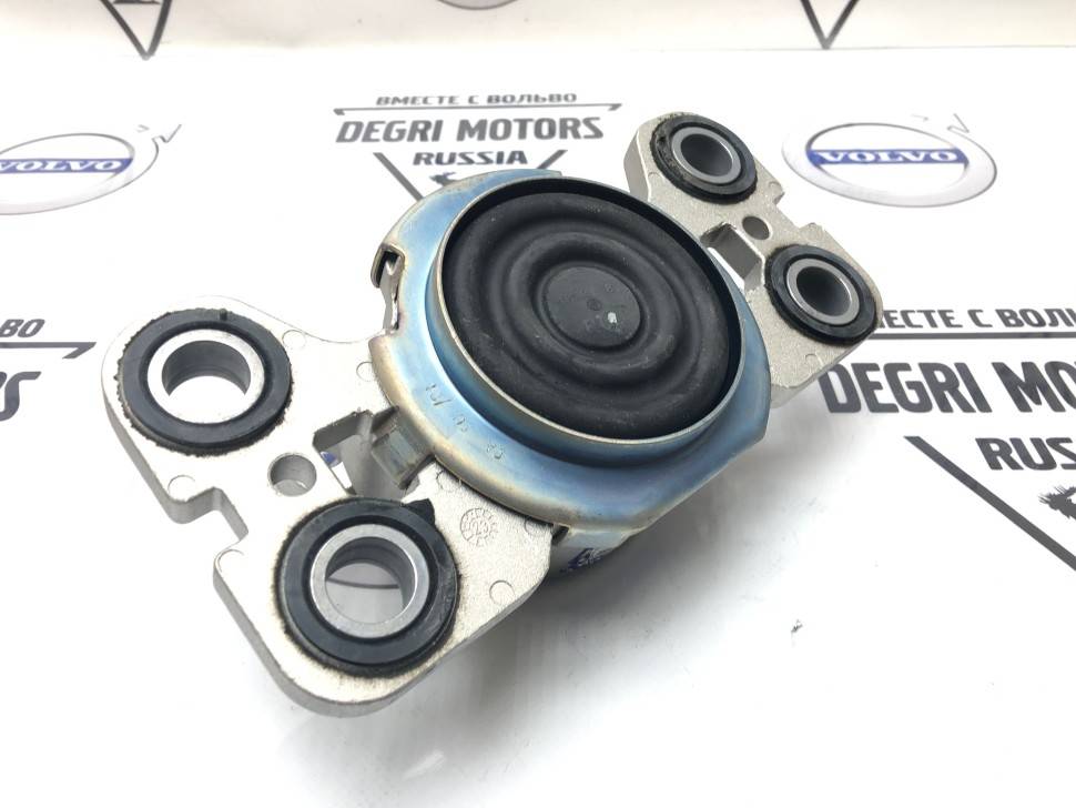 Опора двигателя левая VOLVO S60 II, V70 III, XC70 II, S80 II, XC60 \\ B5204Txx, B5254Txx, D5204Txx, D5244Txx \\ VOLVO Original 31316875