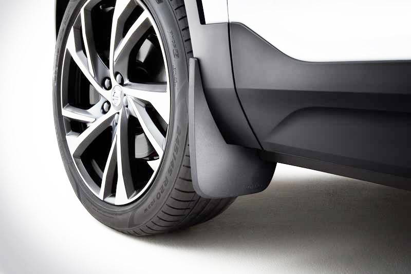 Комплект передних брызговиков Вольво XC40 \\ 2 шт \\ VOLVO Original 32321854