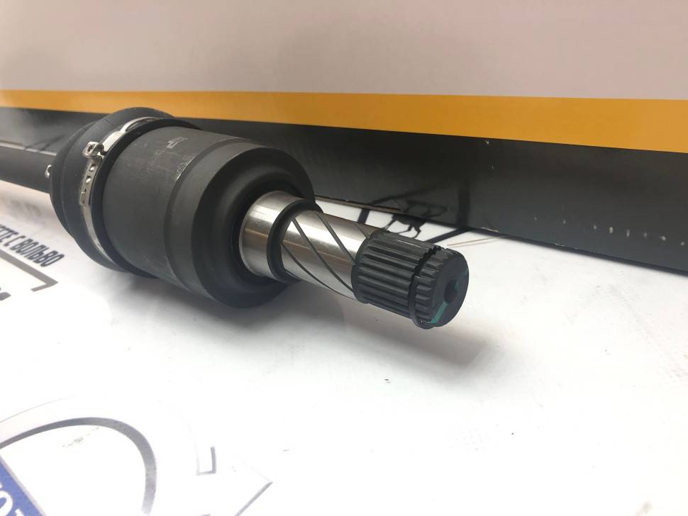 Задний приводной вал VOLVO XC90 \\ левый = правый \\ GP-German Parts VO36000930