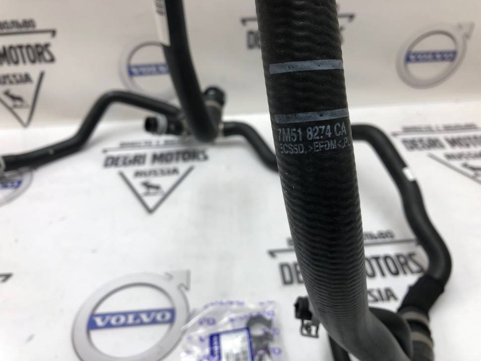 Шланг от бачка на двигатель и отопитель Вольво S40 II, V50, C30 \\ 4 цилиндра \\ VOLVO Original 31368045