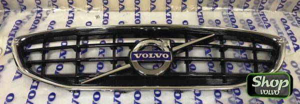 31283762 Решетка переднего бампера Вольво V40 2013-.jpg