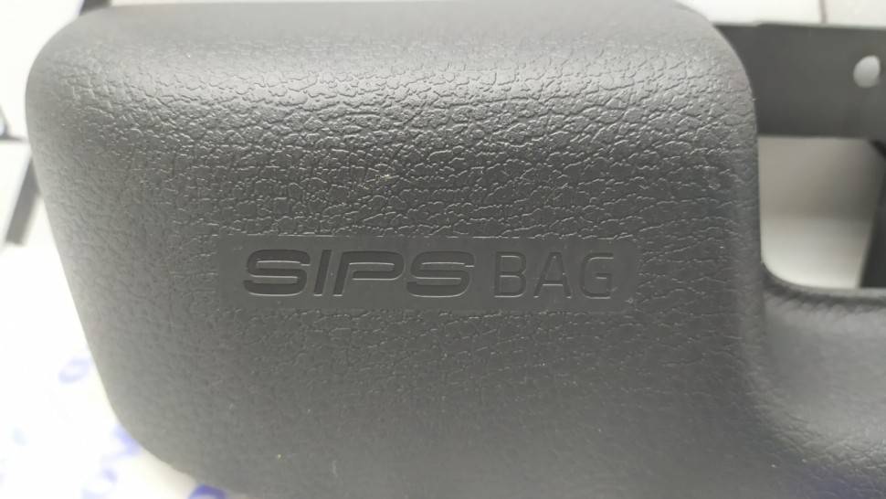 Панель боковая сидения переднего левого VOLVO S60, S80 (-06) \\ VOLVO Original 9196011 \\ VOLVO Original 9196011