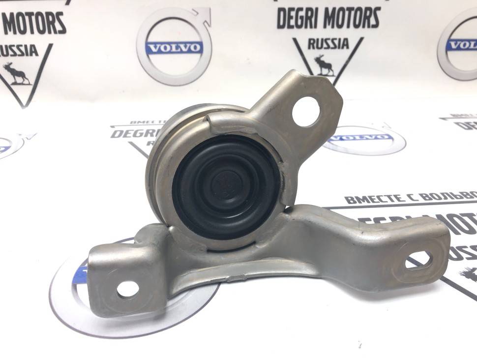 Опора двигателя правая VOLVO S60 II, V70 III, XC70 II, S80 II, XC60 \\ B6304Txx, B6324Sxx \\ VOLVO Original 31257674