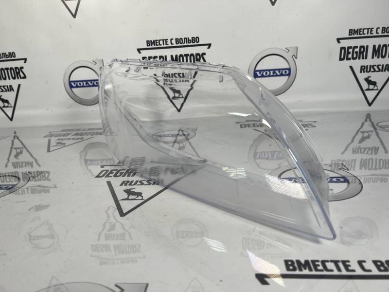 Стекло для правой фары VOLVO S80 II, XC70 II, V70 III \\ SW-Parts SW31353539