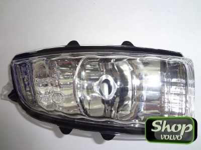 Указатель поворота правый в зеркало Volvo C30, C70, S40 II, V50, S60, S80 II, V40, V40CC, V70 III, V70 II \\ c 2007 года \\ VOLVO Original 31111102