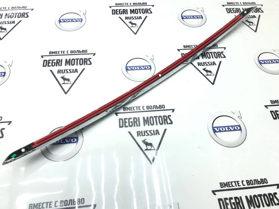 Молдинг 5-й двери VOLVO XC60 \\ 14- \\ VOLVO Original 31333812