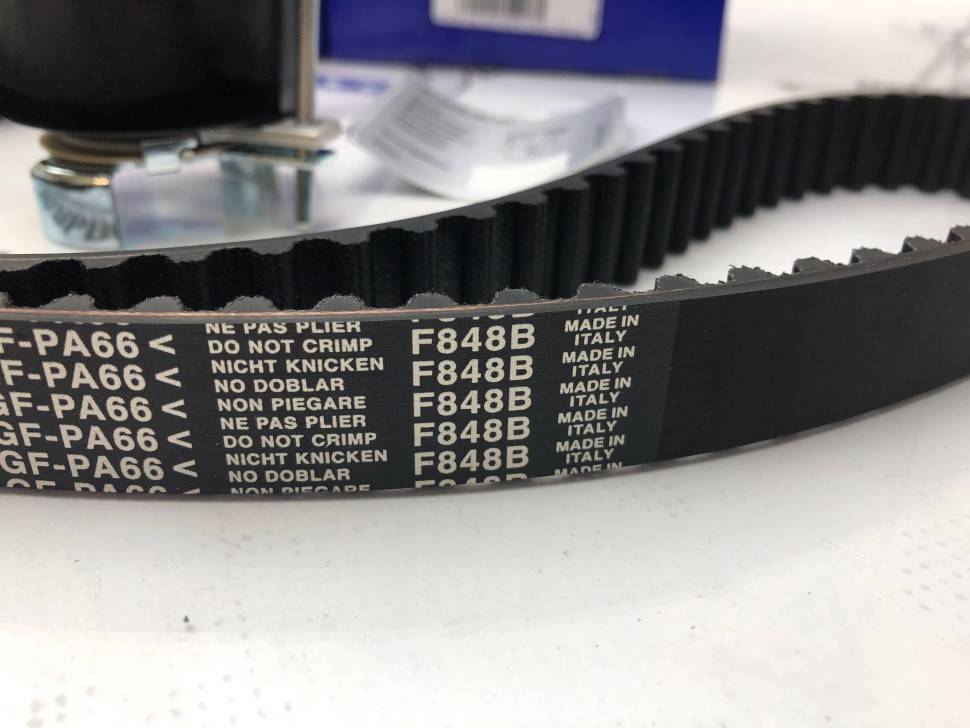 Комплект ремня ГРМ Вольво C30, S40 II, V50 \\ B4164Sx \\ VOLVO Original 31368073