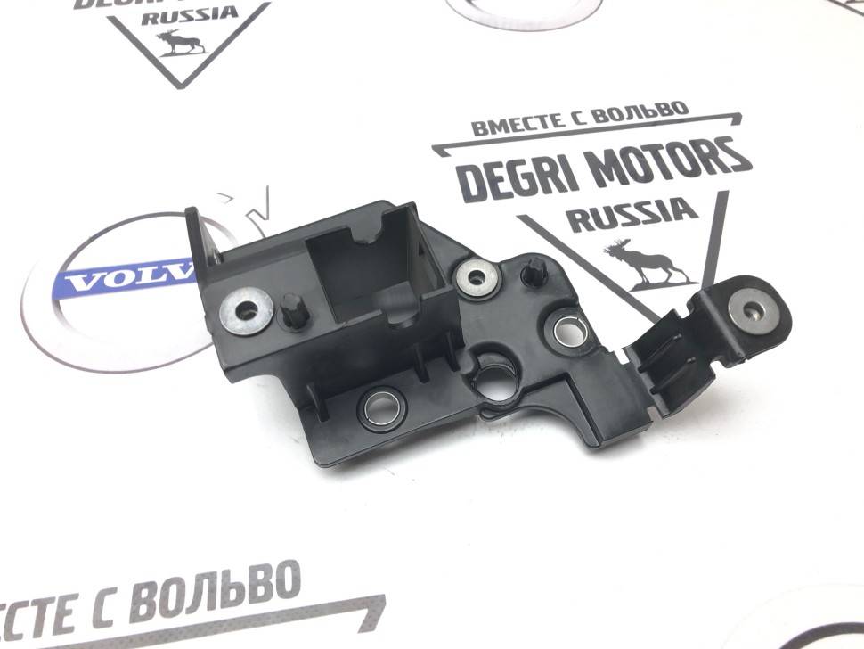 Кронштейн передней панели правый XC40 2018-2024 C40 2023-2024 \\ VOLVO 31469371