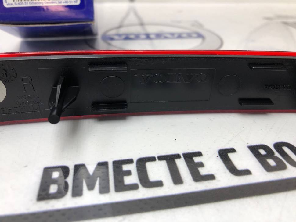 Отражатель заднего бампера правый VOLVO XC90 II \\ VOLVO Original 31468557