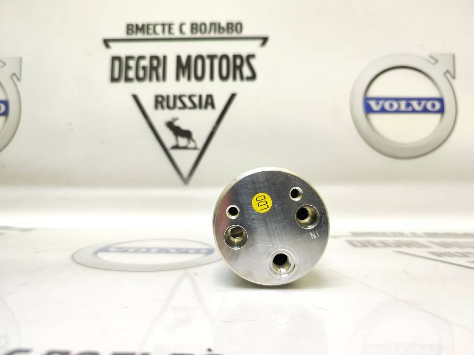 Ресивер (осушитель) Вольво S60, S80, XC70, XC90 \\ VOLVO (Original) 30645016