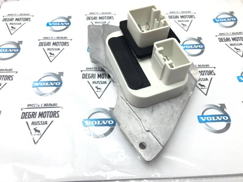 Резистор моторчика печки Volvo XC70, XC90, S60, S80, V70 II \\ SW-Parts SW9171541 SW8693262