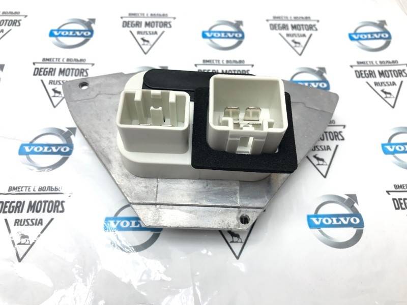 Резистор моторчика печки Volvo XC70, XC90, S60, S80, V70 II \\ SW-Parts SW9171541 SW8693262