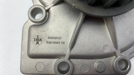 Насос охлаждающей жидкости Volvo C70, S40 II, S60 II, S60, V70, S80 II, S80, V70 III, XC70, XC90, 850, 900, C30 \\ INA 538 0043 10