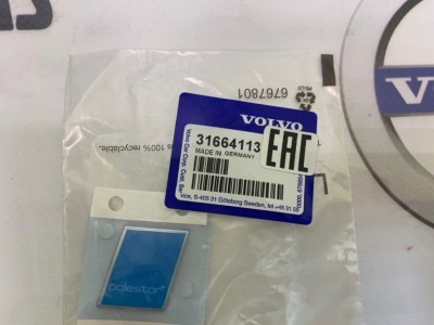 Эмблема Polestar голубая 21,5 мм 27,1 мм \\ VOLVO Original 31664113