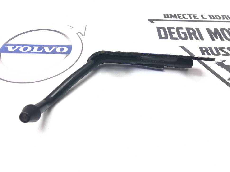 Кронштейн трубы глушителя S60 II, S80 II, XC70 II, XC60 \\ VOLVO Original 30681829