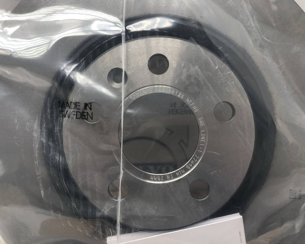 Диск тормозной передний 17&quot; Volvo XC40 \\ VOLVO Original 32300122