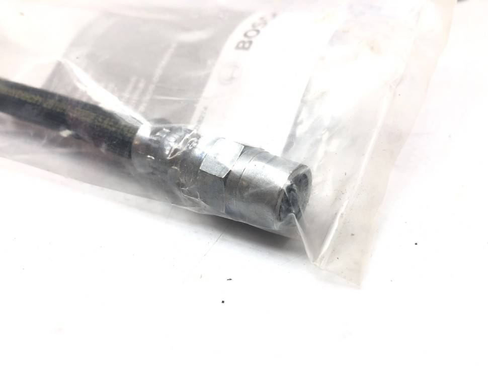Тормозной шланг передний Volvo S60, S80, V70 II \\ LH=RH \\ BOSCH 1987476851