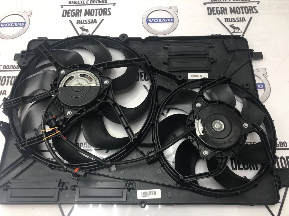 Вентилятор охлаждения двигателя (без блока) Volvo S60 II, S80 II, XC60, XC70 II \\ VOLVO Original 32339742