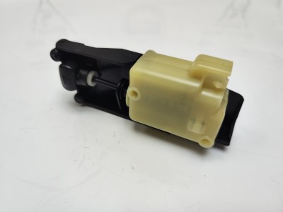 Замок лючка топливного бака Volvo XC70, XC90, S60, S80, V70 II \\ SW PARTS SW30612856