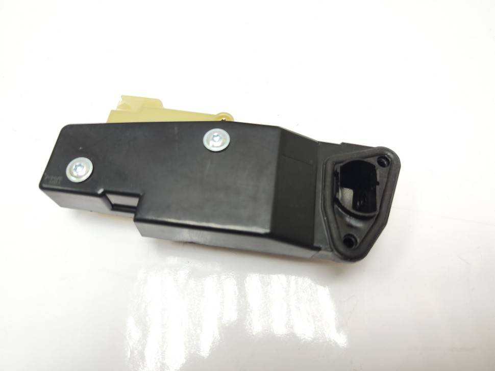 Замок лючка топливного бака Volvo XC70, XC90, S60, S80, V70 II \\ SW PARTS SW30612856