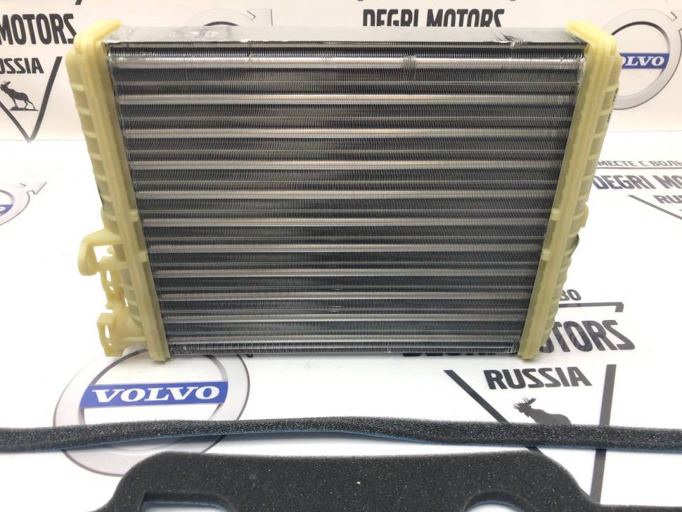 Радиатор отопителя печки VOLVO S60 S80 XC70 XC90 \\ BEHR-HELLA 8FH 351 311-391