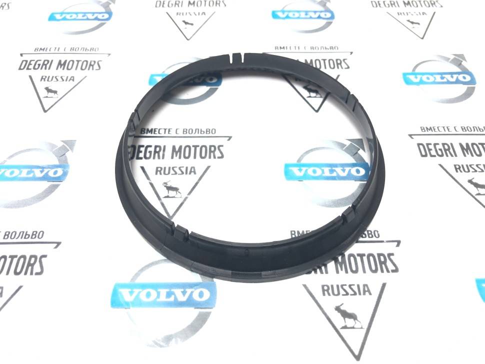 Пыльник ступицы \\ VOLVO 31360699