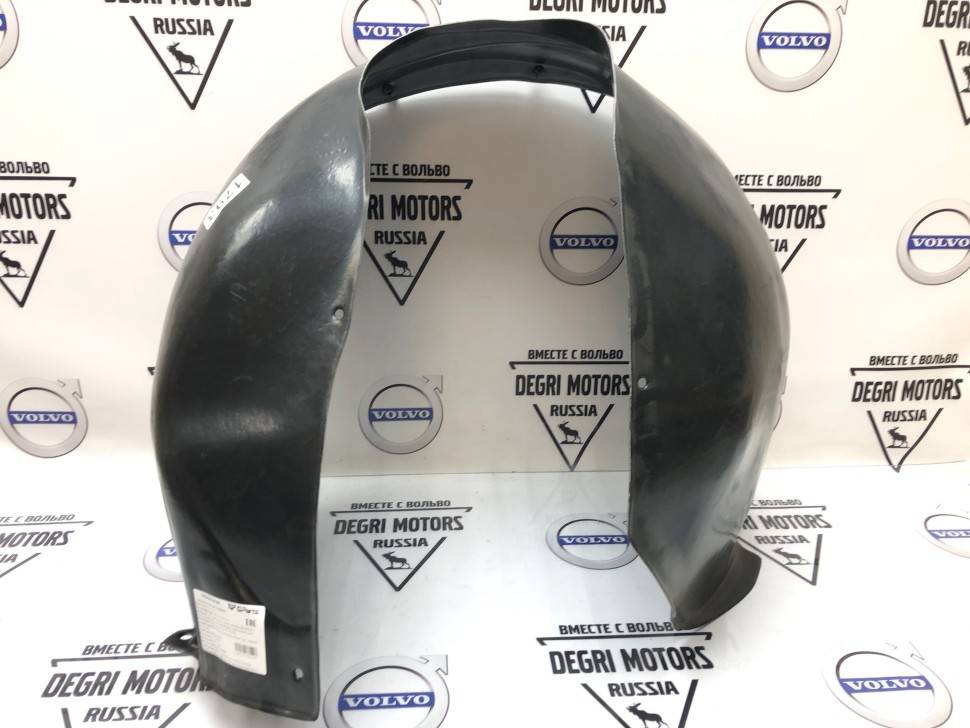 Подкрылок передний правый \\ VOLVO S40 II, V50 \\ GP-German Parts VO30678144