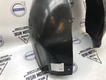 Подкрылок передний правый \\  VOLVO S40 II, V50 \\ GP-German Parts VO30678144