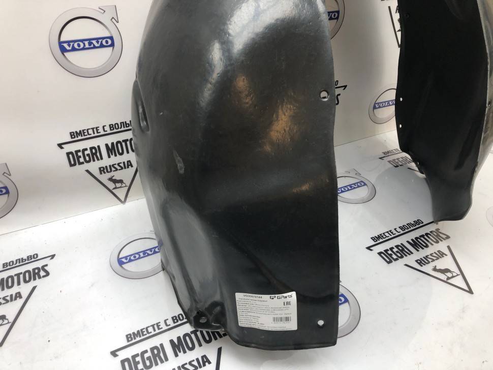 Подкрылок передний правый \\ VOLVO S40 II, V50 \\ GP-German Parts VO30678144