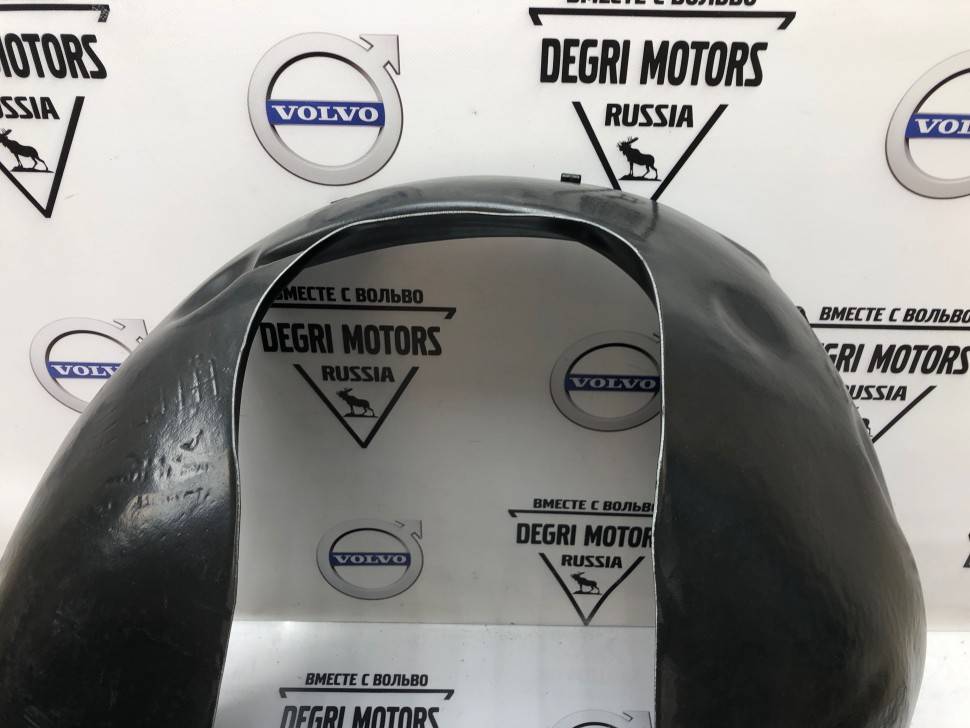 Подкрылок передний правый \\ VOLVO S40 II, V50 \\ GP-German Parts VO30678144