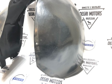 Подкрылок передний правый \\  VOLVO S40 II, V50 \\ GP-German Parts VO30678144