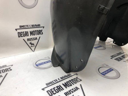 Подкрылок передний правый \\  VOLVO S40 II, V50 \\ GP-German Parts VO30678144