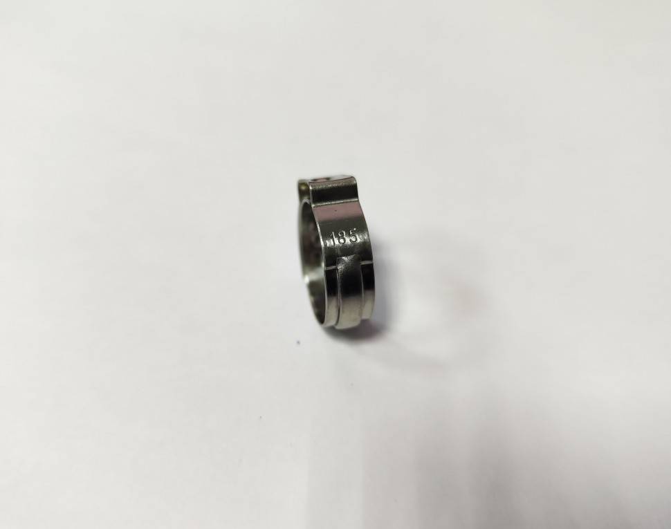 Хомут шланга 18,5 мм вакуумного усилителя тормозов Вольво S60, S80, V70 II, XC70, XC90 \\ SW Parts SW30640776